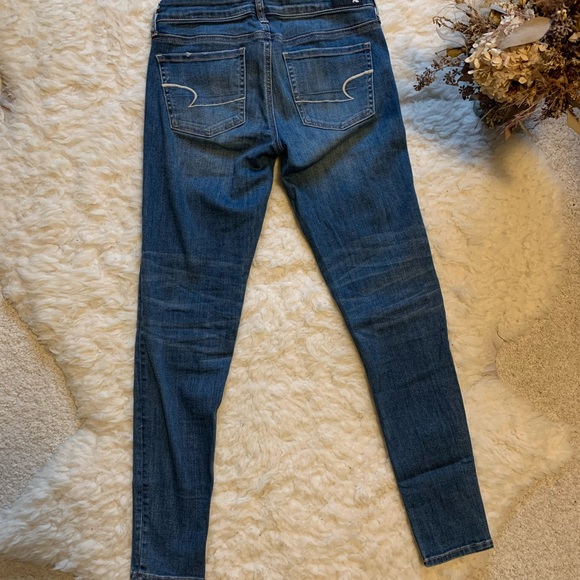 American Eagle Size 4 distressed Jeggings - Picture 2 of 3